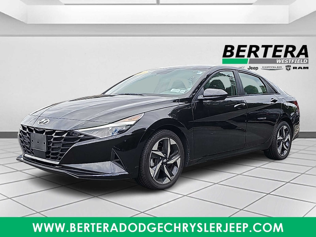 Used 2023 Hyundai Elantra SEL Sedan