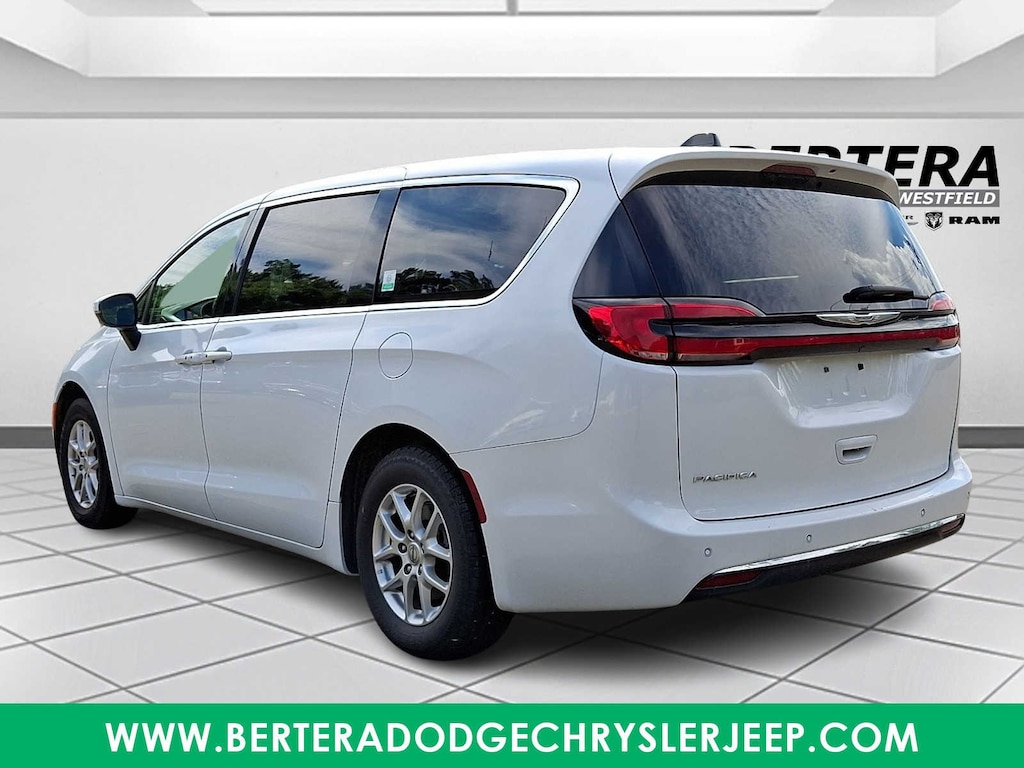 Certified 2023 Chrysler Pacifica Touring L Van Passenger Van