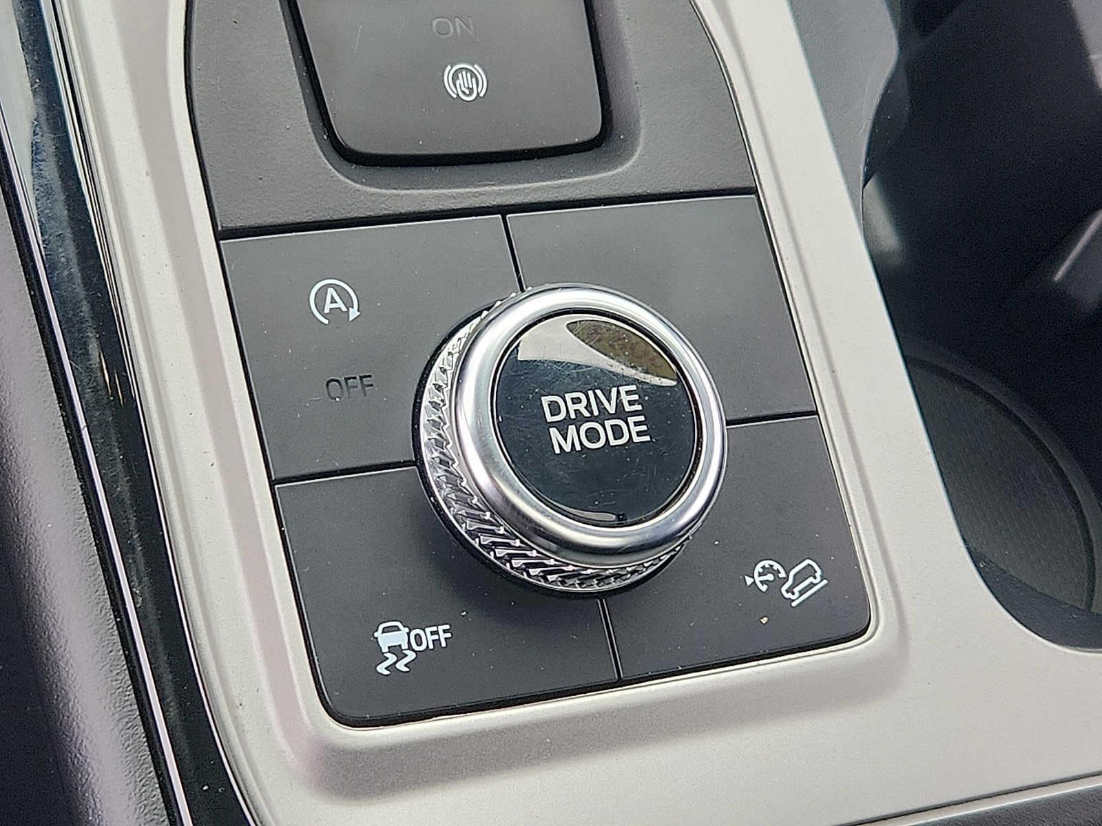 2023 Ford Explorer ST - Photo 25