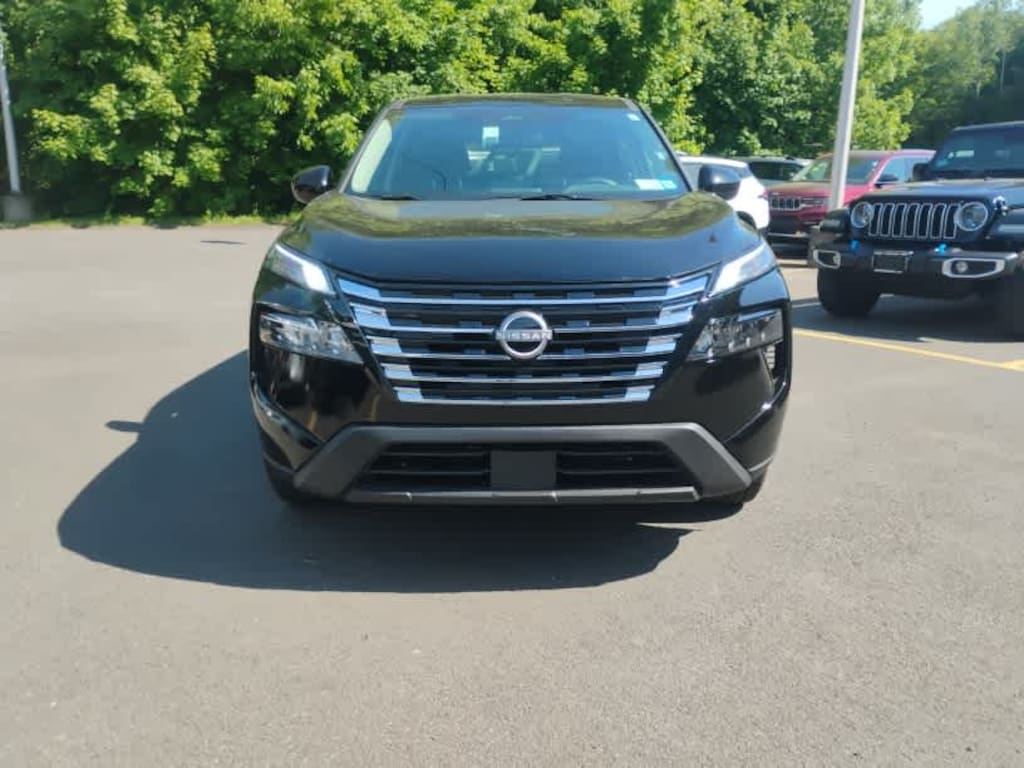 Used 2025 Nissan Rogue SV SUV