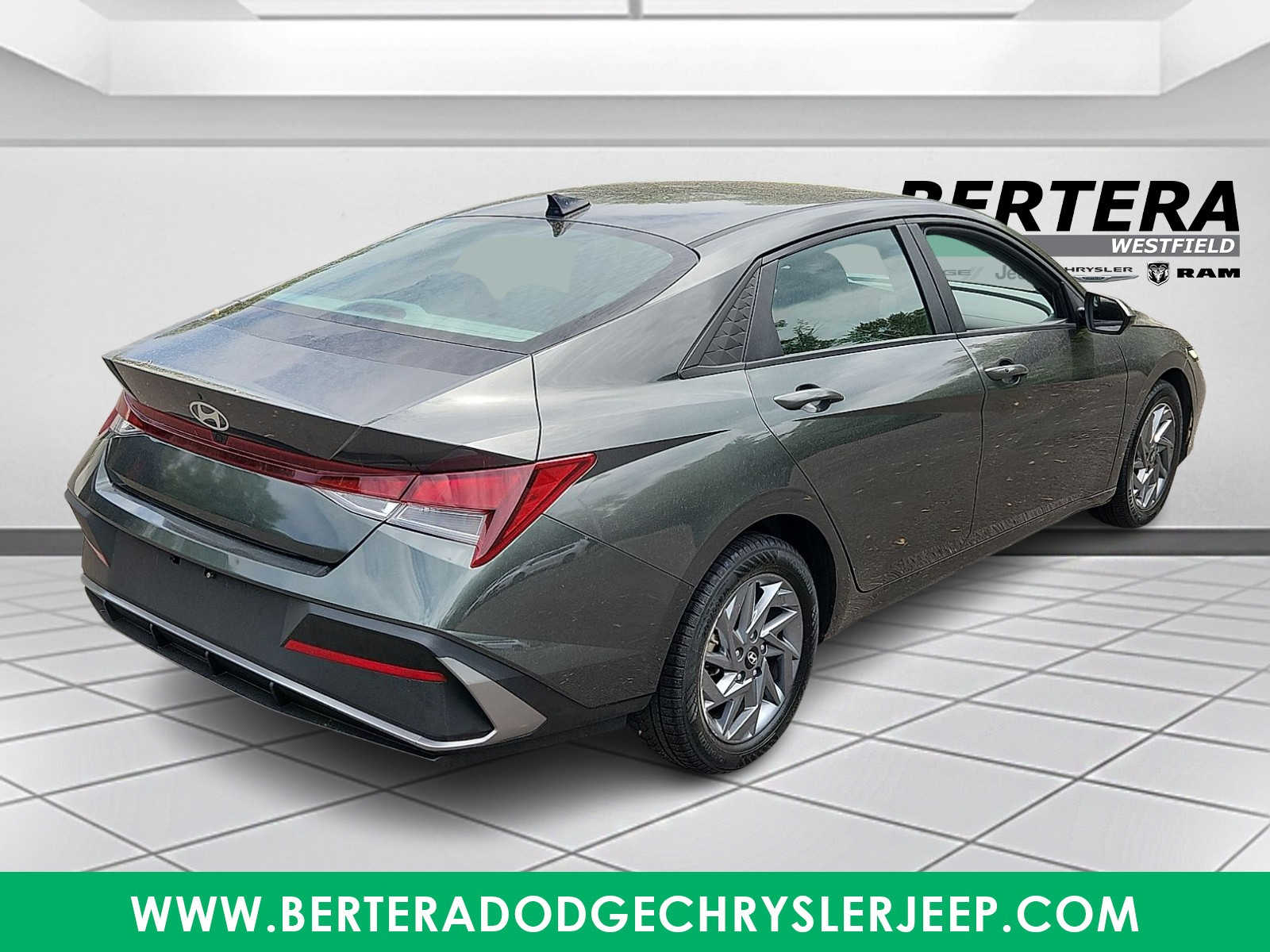 2024 Hyundai Elantra SEL - Photo 6