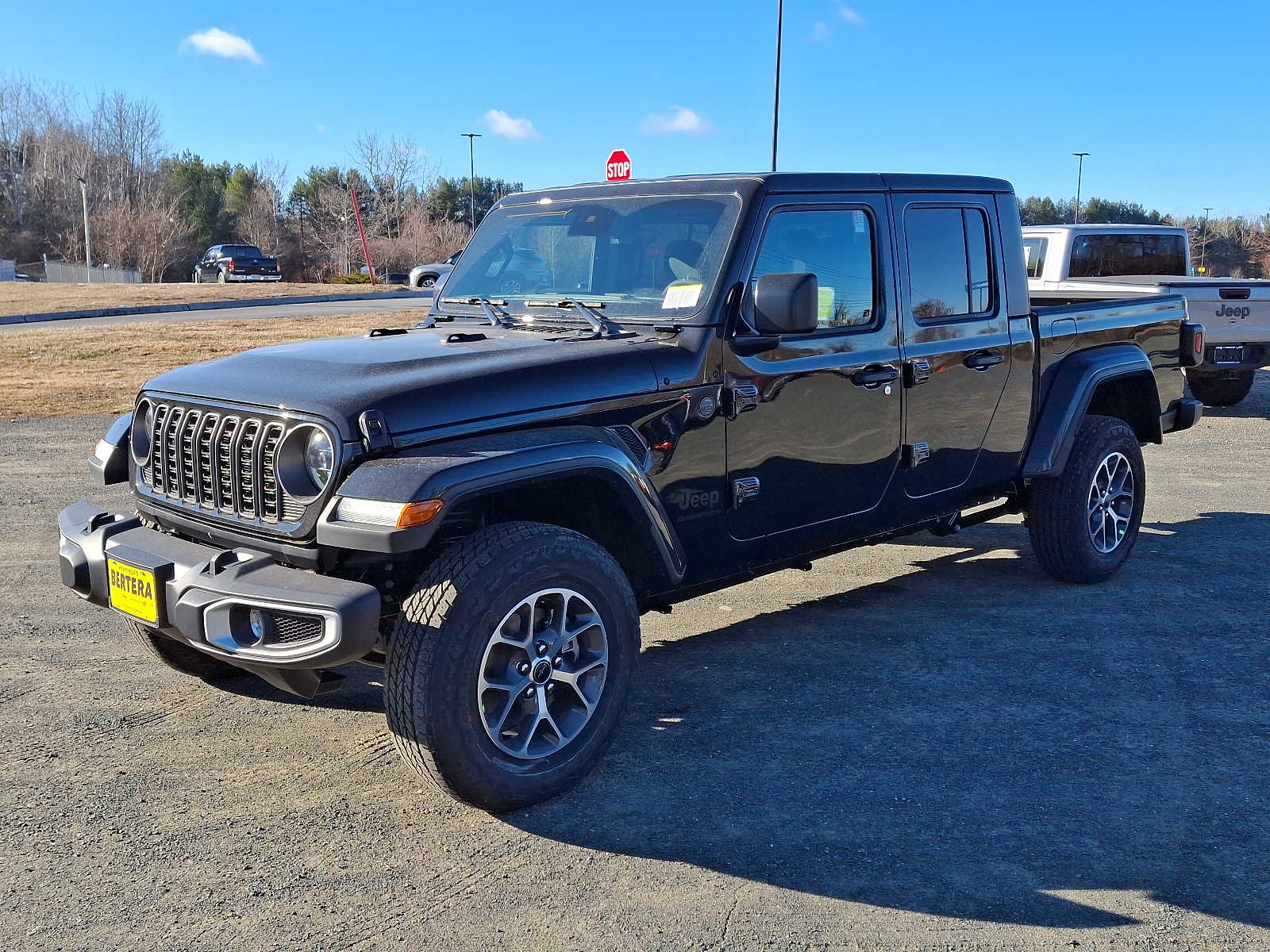 2025 Jeep Gladiator Sport S photo 2