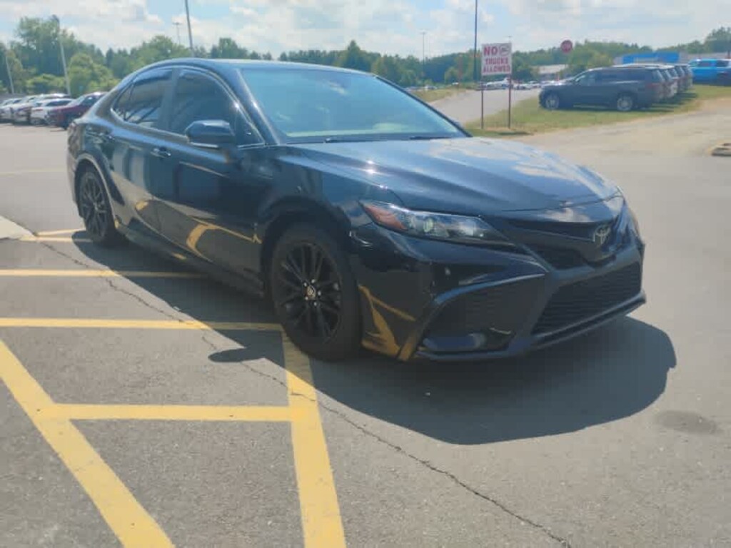 Used 2023 Toyota Camry SE Sedan