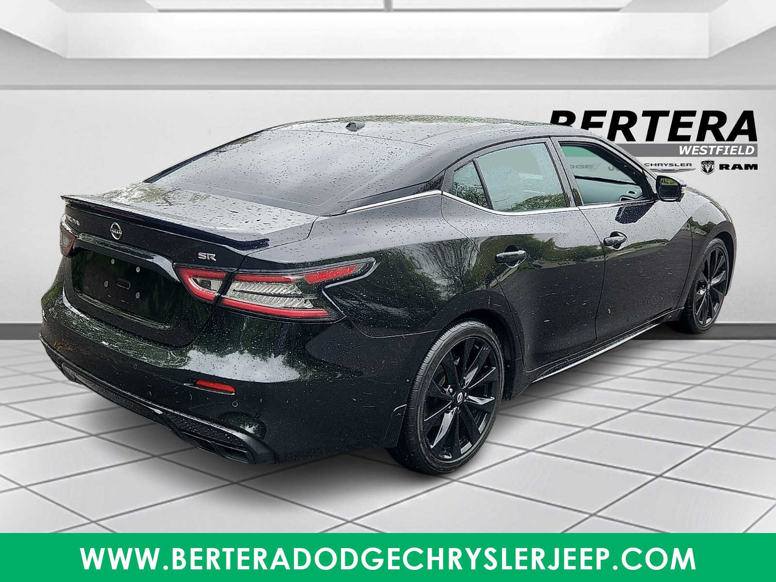 2023 Nissan Maxima SR - Photo 6