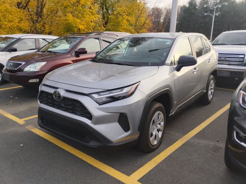 2025 Toyota RAV4 LE photo 2