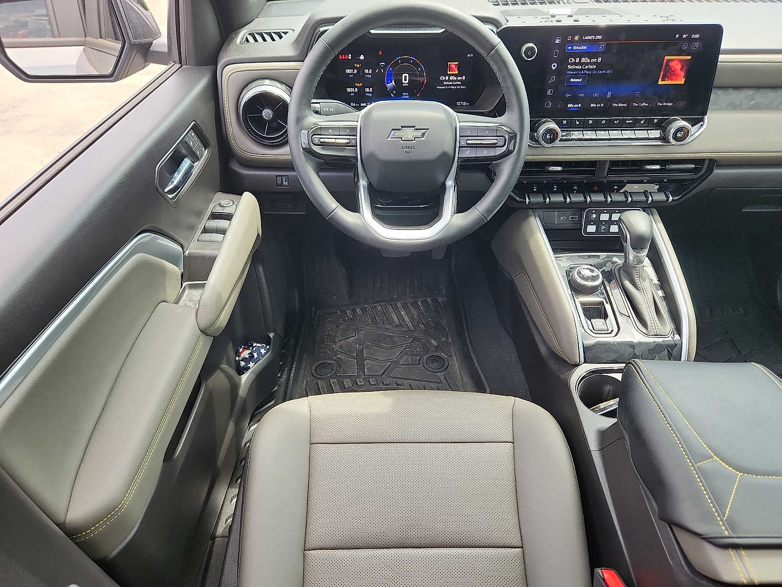 2025 Chevrolet Colorado ZR2 - Photo 11