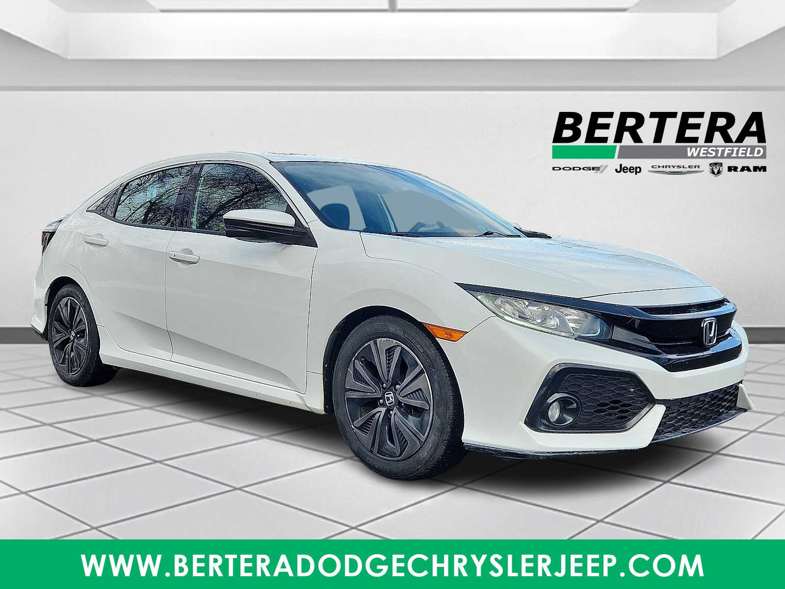 2017 Honda Civic Hatchback EX's photo