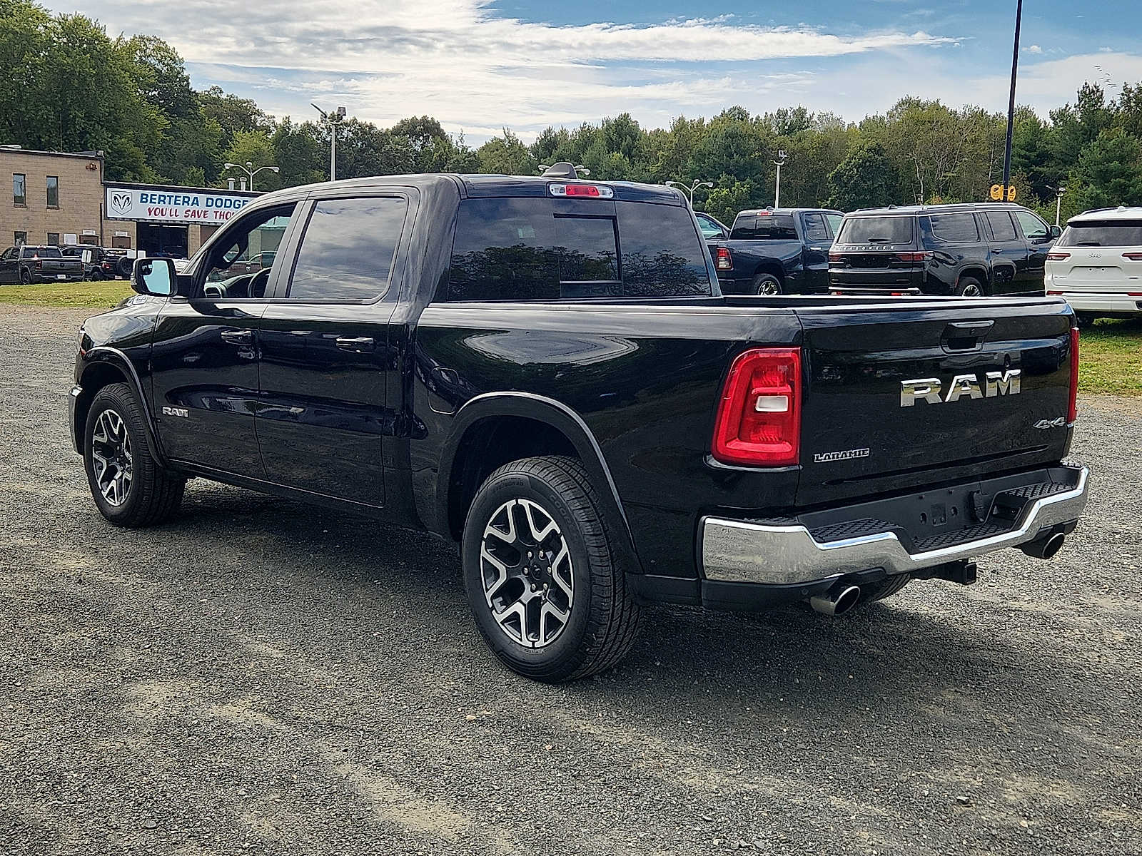 2025 Ram 1500 Laramie photo 4
