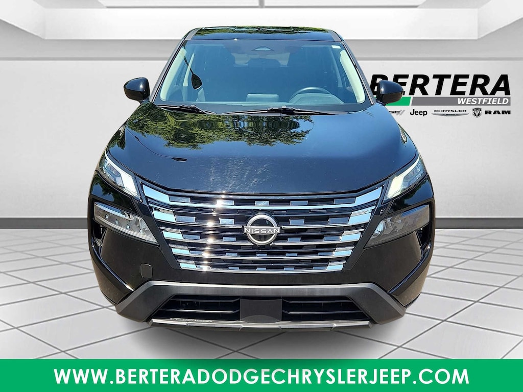 Used 2025 Nissan Rogue SV SUV