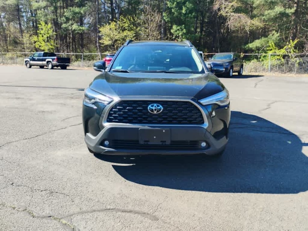 Used 2025 Toyota Corolla Cross XLE SUV
