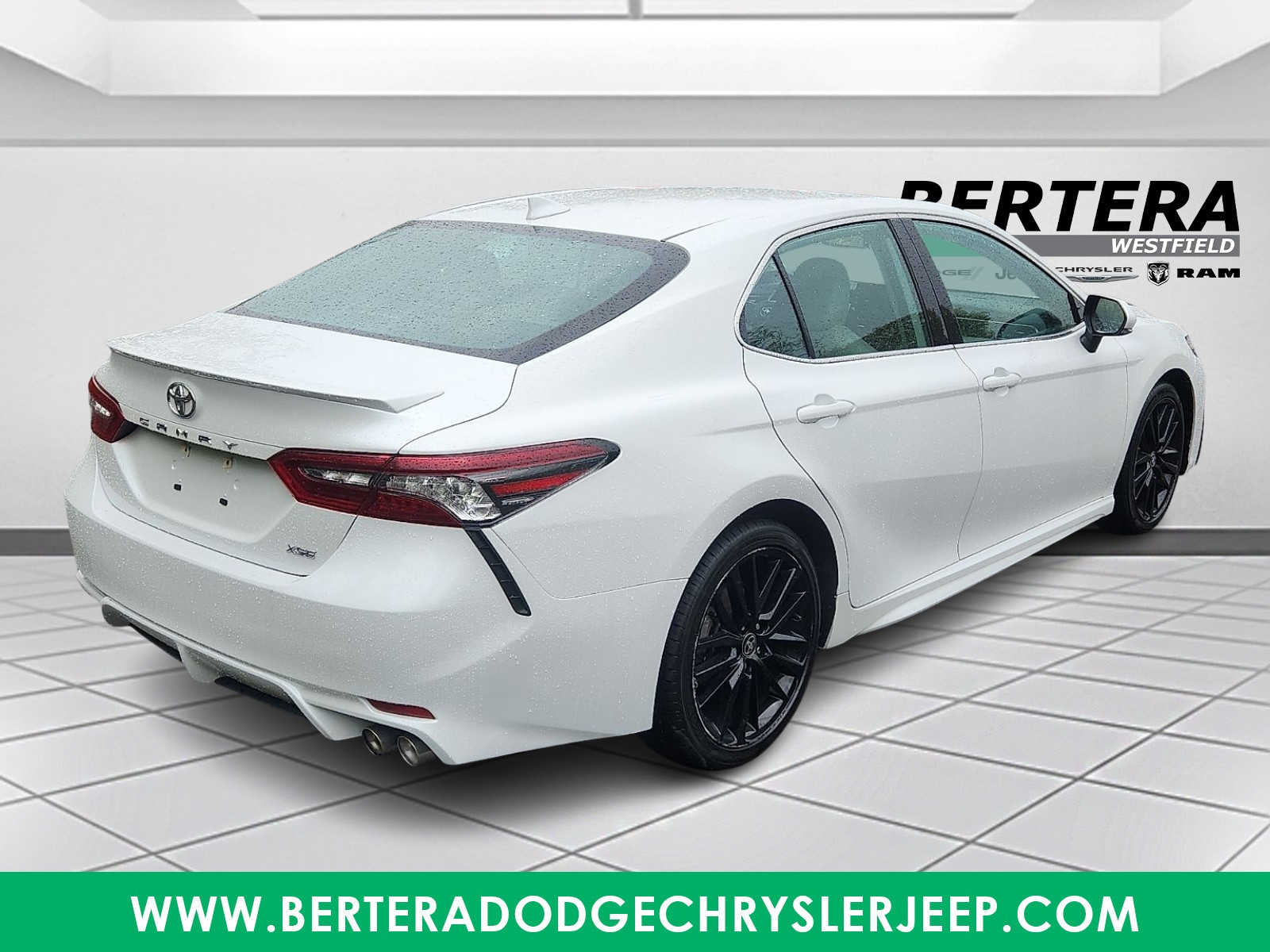 2023 Toyota Camry XSE - Photo 6