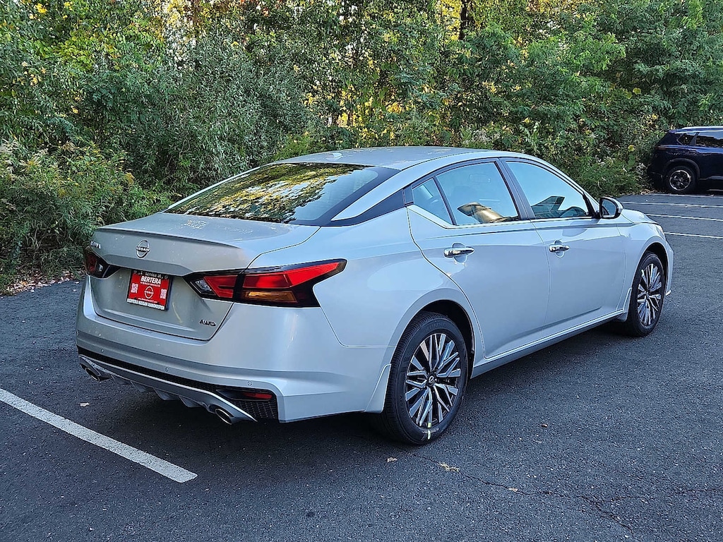 New 2025 Nissan Altima SV Sedan