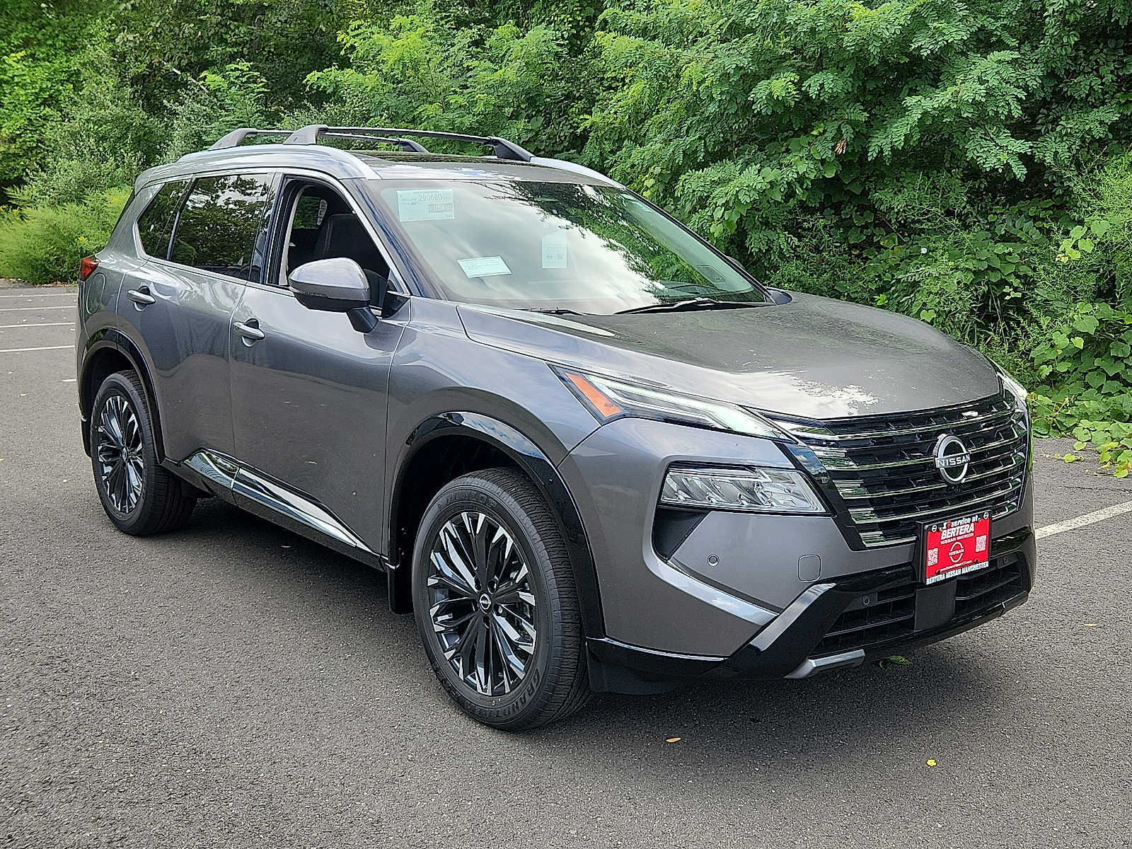 2026 Nissan Rogue Platinum photo 3
