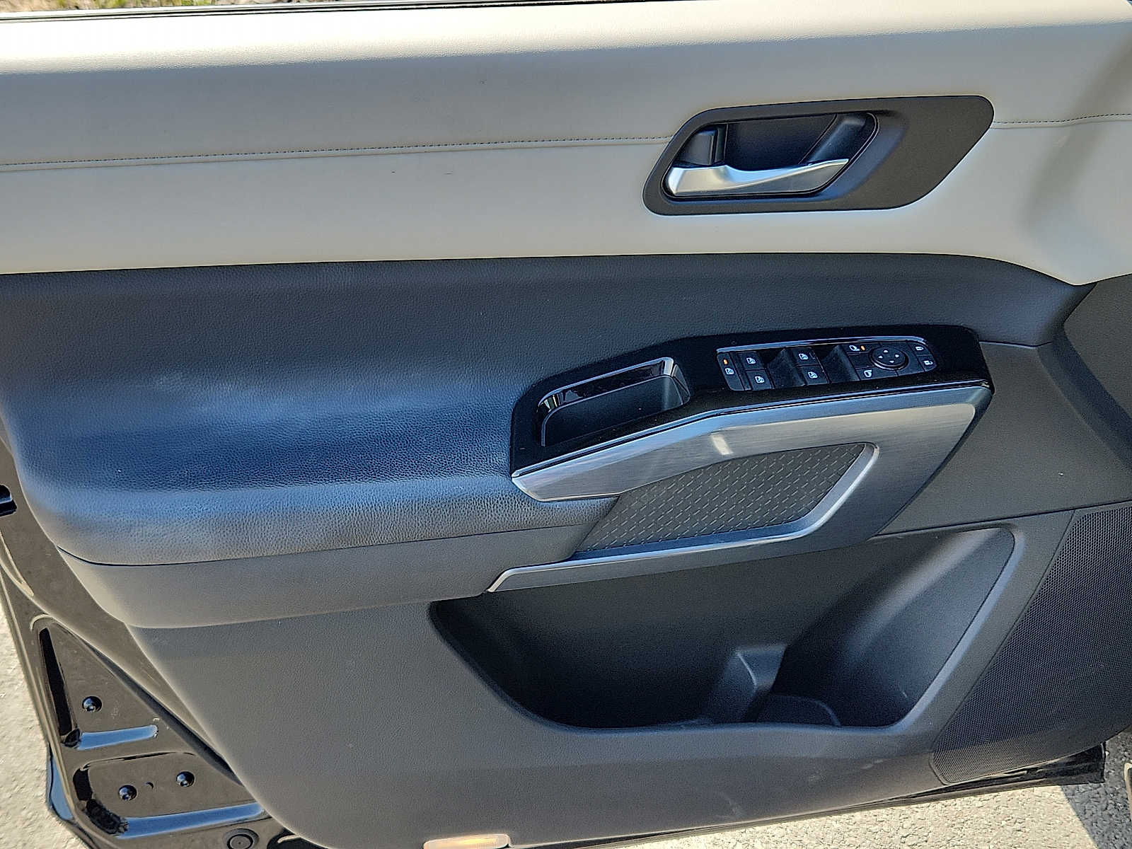 2022 Nissan Pathfinder SL - Photo 12