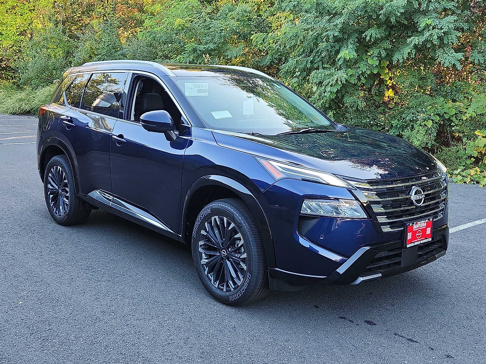 2026 Nissan Rogue Platinum photo 3