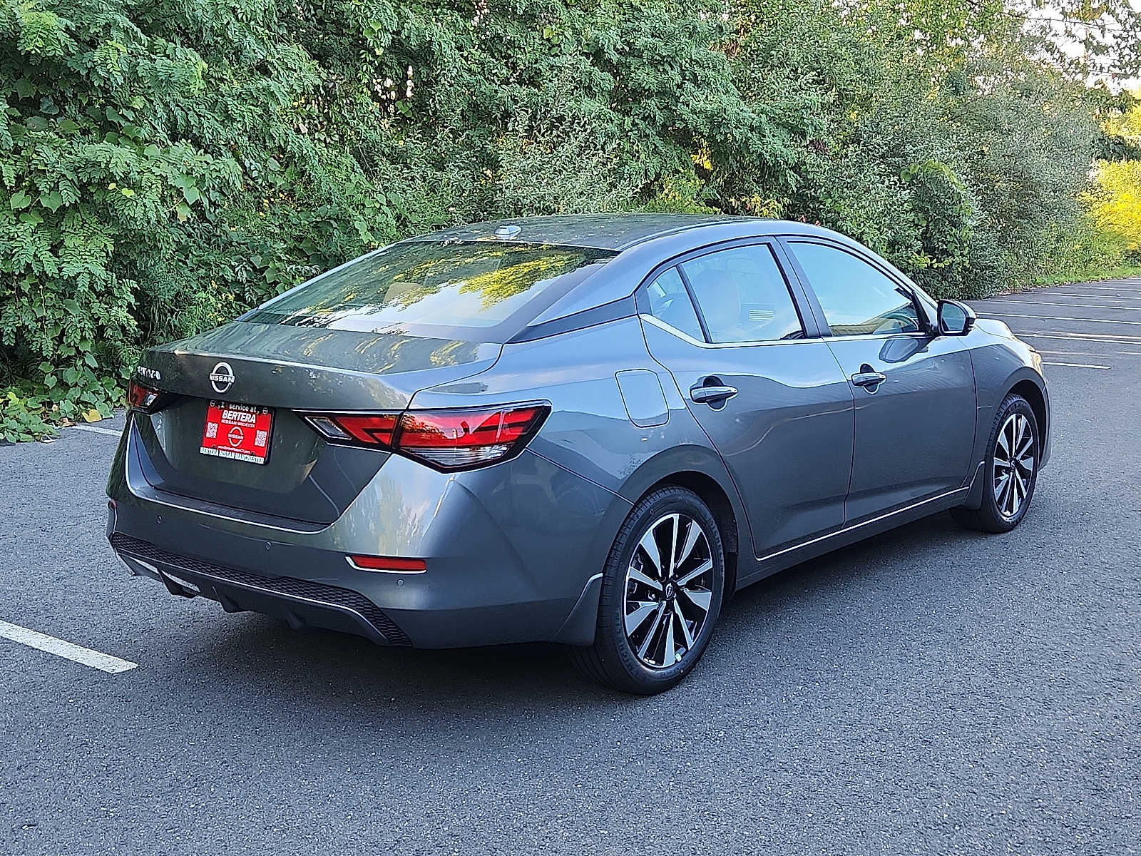 2025 Nissan Sentra SV photo 4