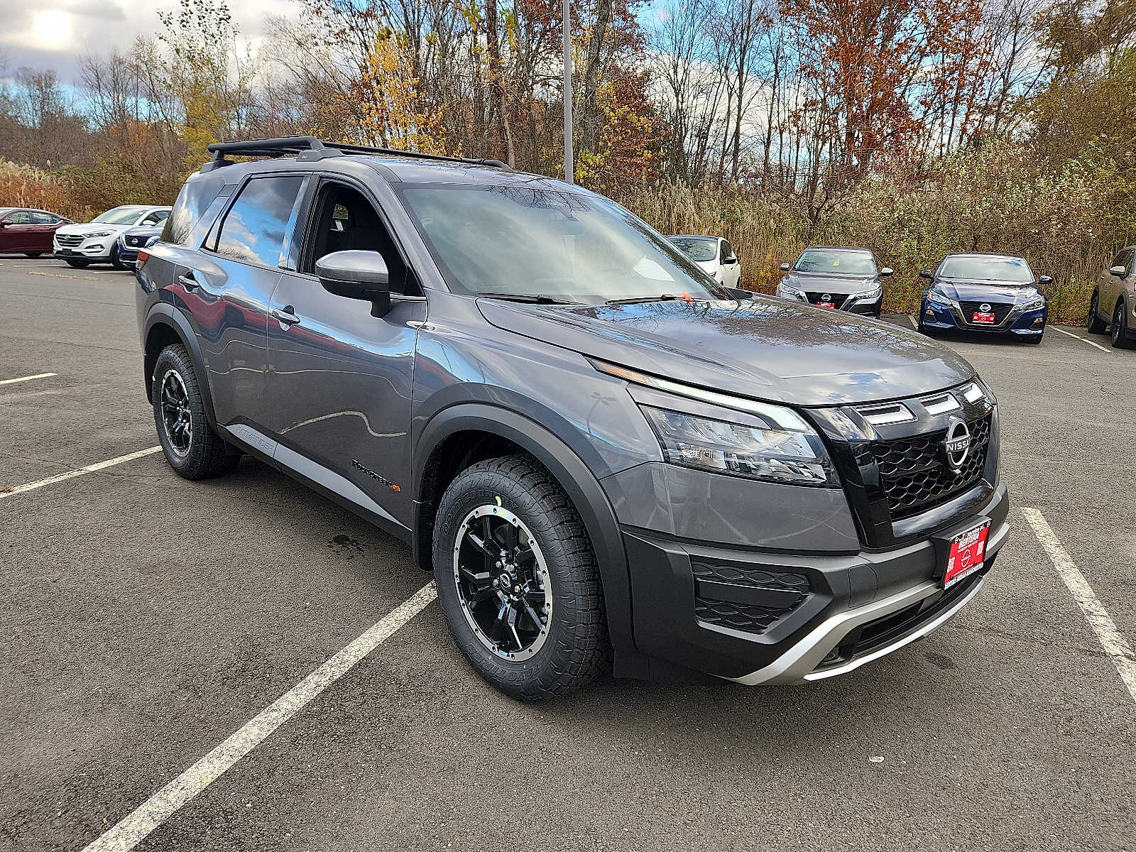 2025 Nissan Pathfinder Rock Creek photo 3