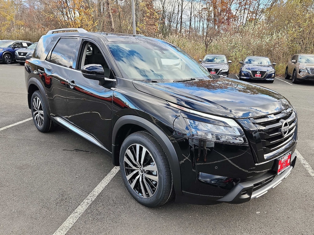 New 2025 Nissan Pathfinder Platinum SUV