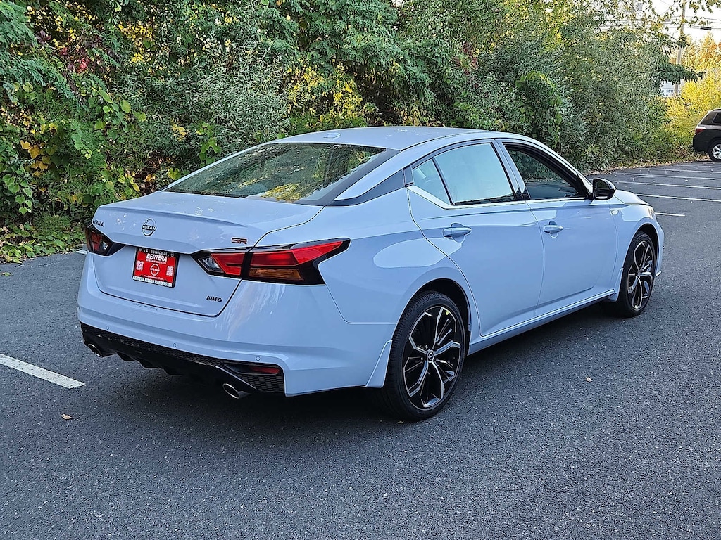 New 2025 Nissan Altima SR Sedan