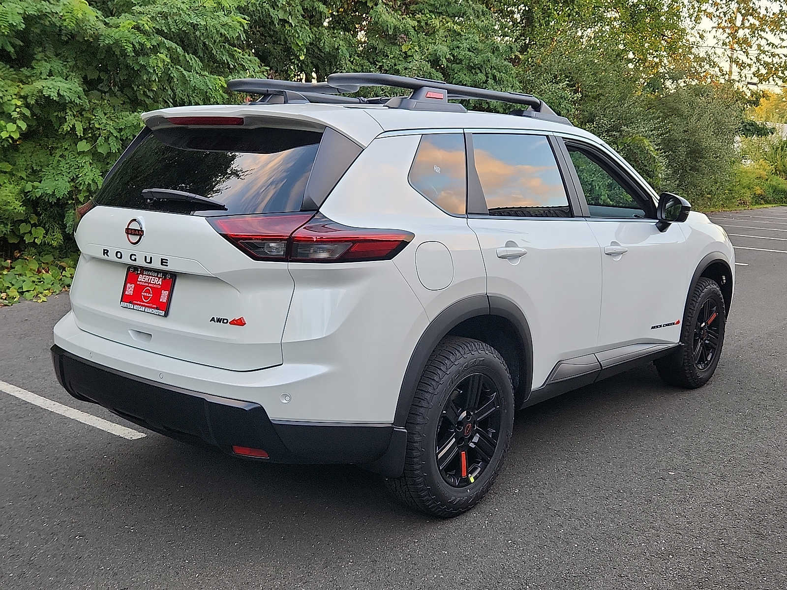 2026 Nissan Rogue SV photo 2