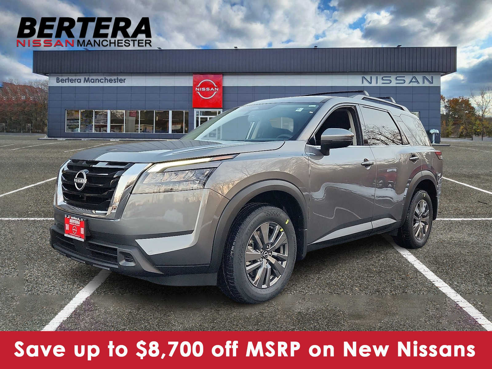 2025 Nissan Pathfinder SV's photo