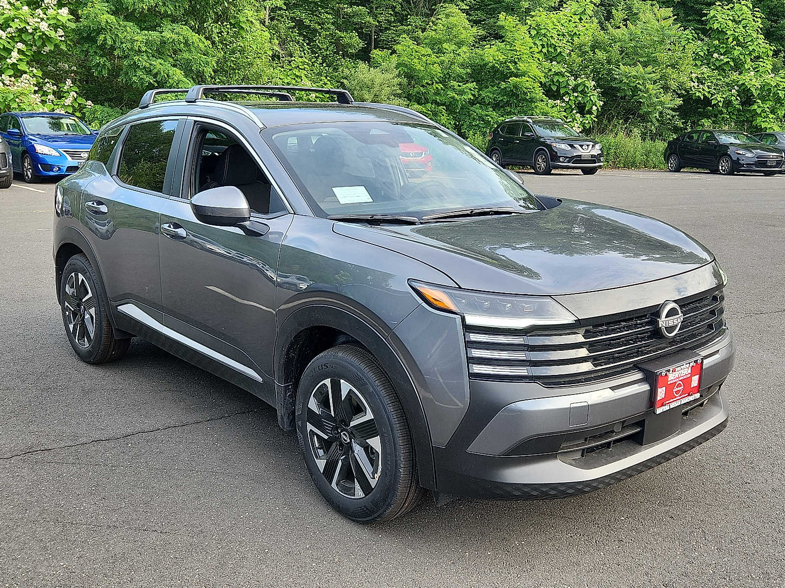 2025 Nissan Kicks SV photo 3