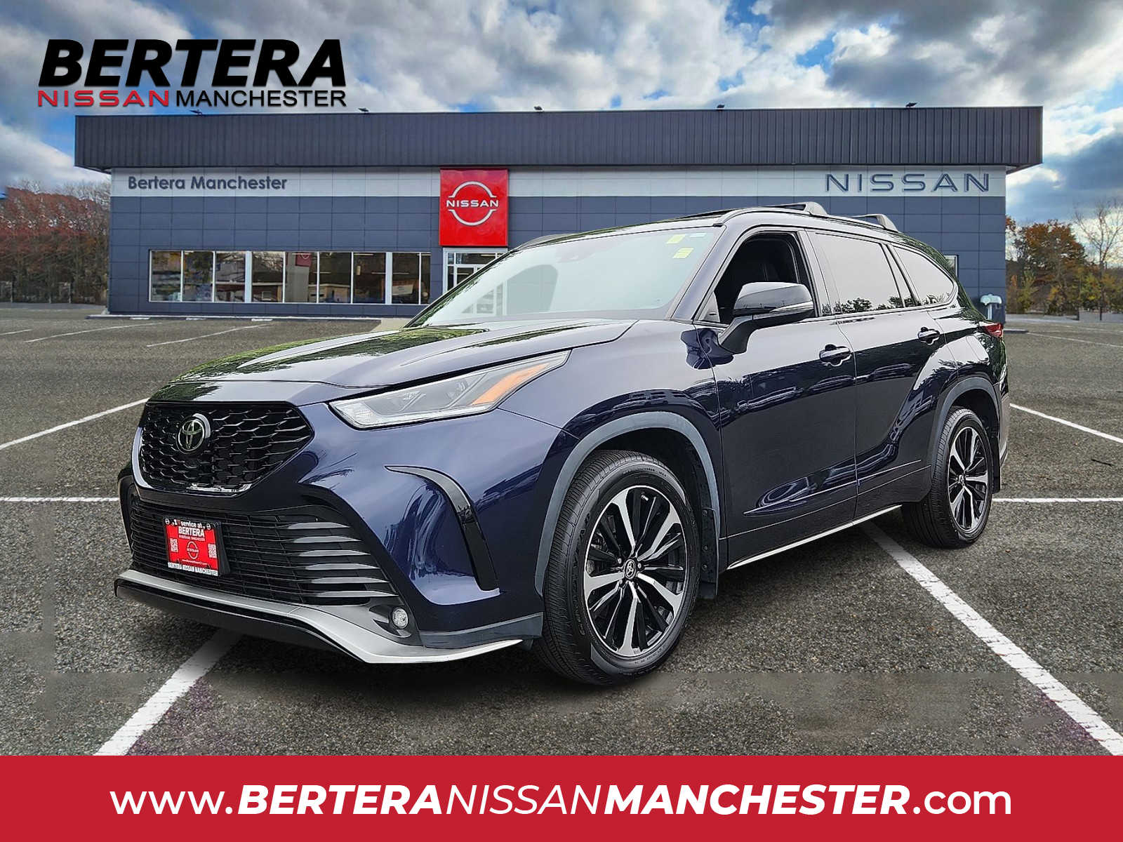 2022 Toyota Highlander XSE's photo