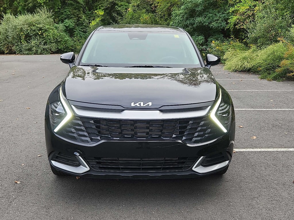 Used 2025 Kia Sportage LX SUV