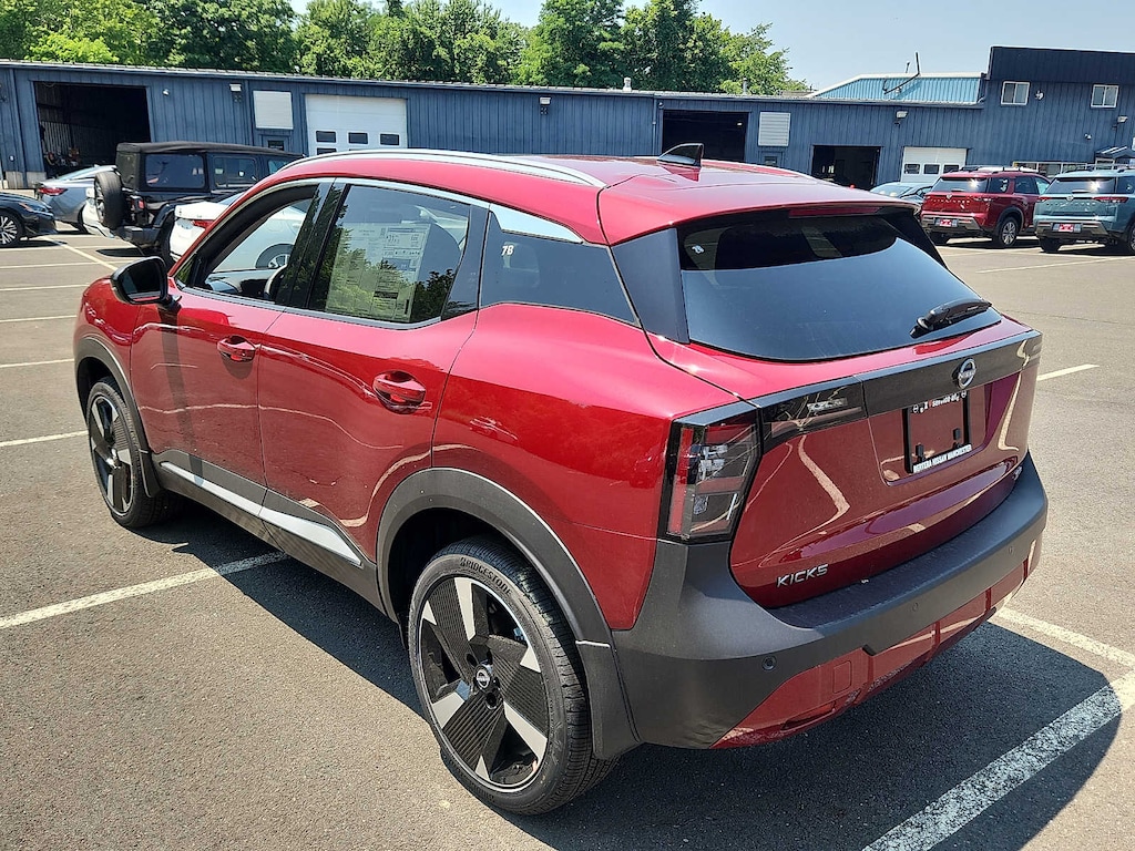 New 2026 Nissan Kicks SR SUV
