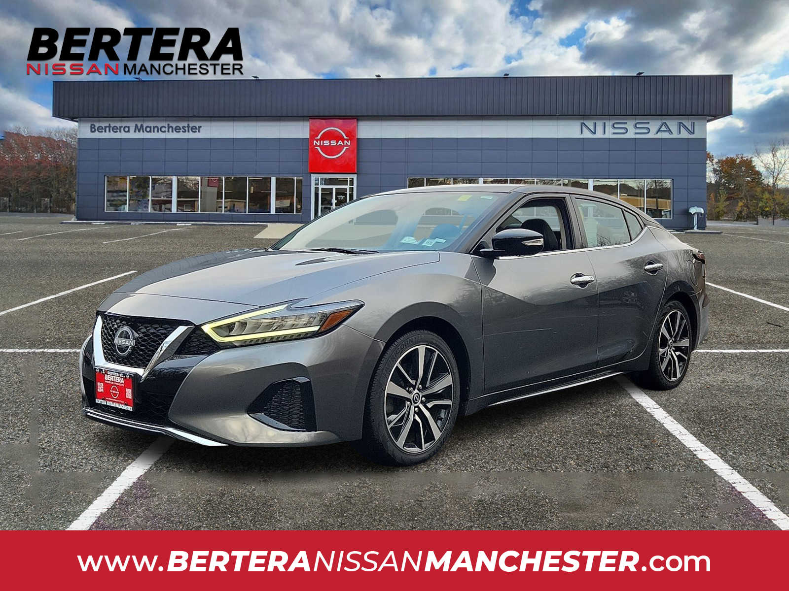 2023 Nissan Maxima SV's photo