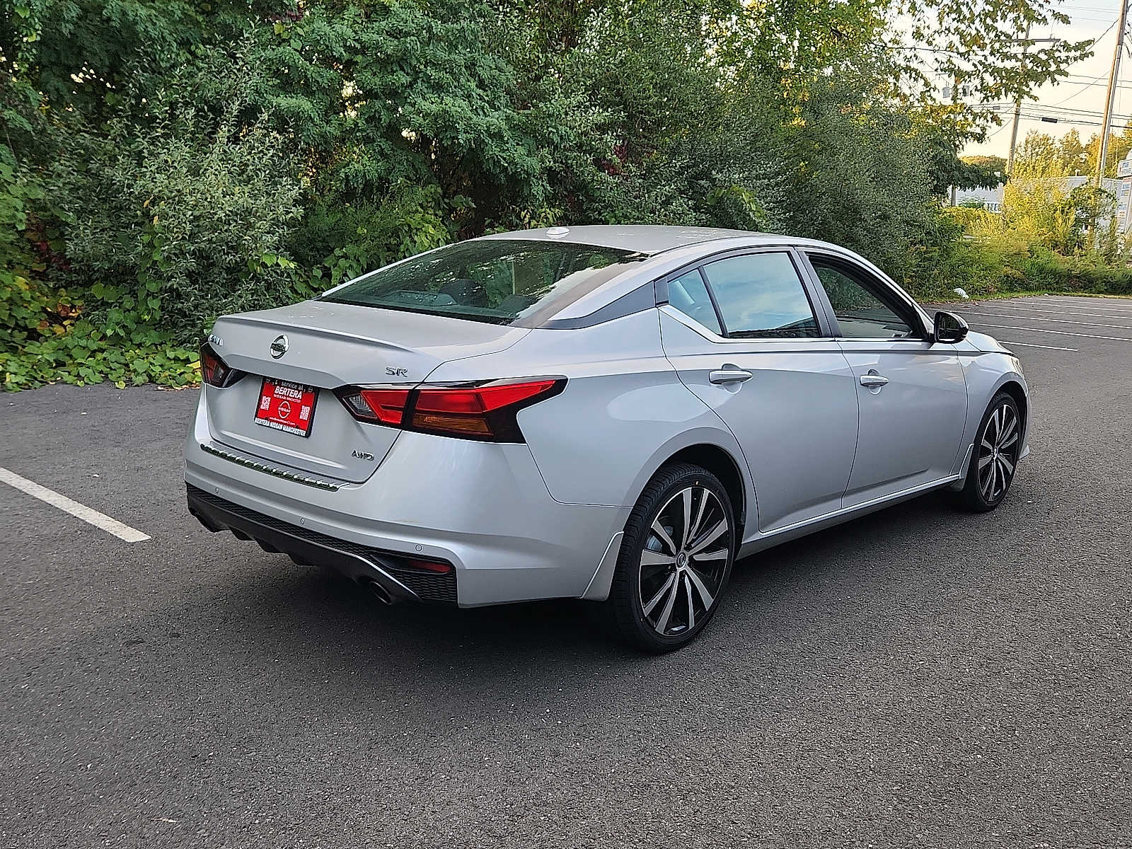 2021 Nissan Altima 2.5 SR photo 3