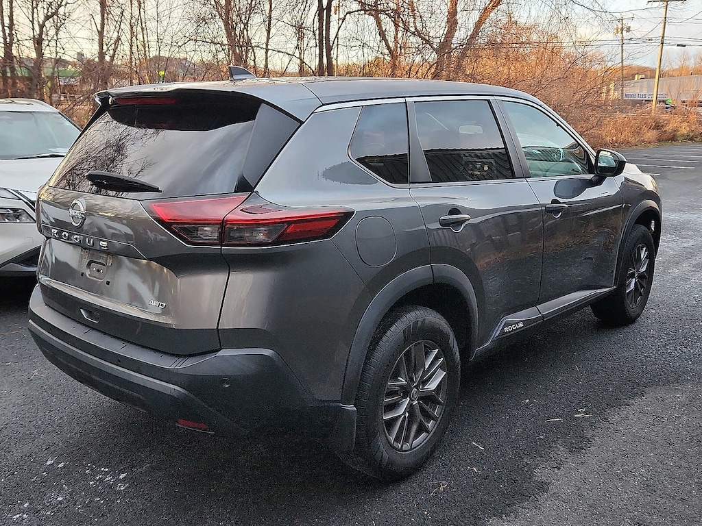 2021 Nissan Rogue S photo 2
