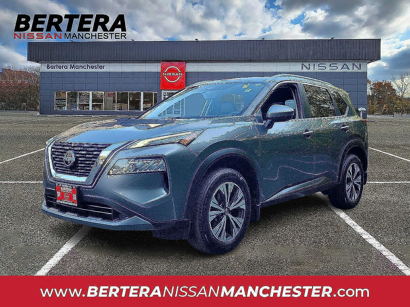 2022 Nissan Rogue SV's photo