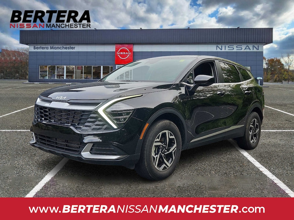 Used 2025 Kia Sportage LX SUV