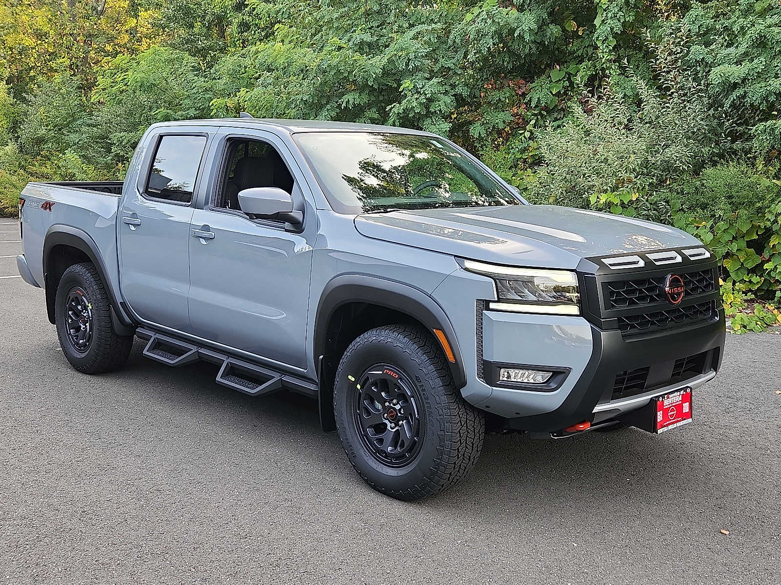 2026 Nissan Frontier PRO-4X photo 3
