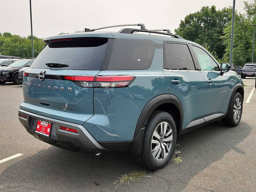 New 2026 Nissan Pathfinder SL SUV