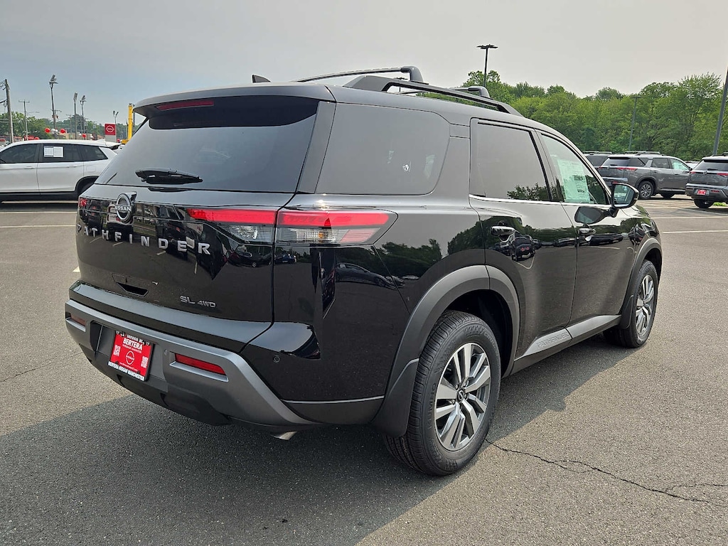 New 2026 Nissan Pathfinder SL SUV