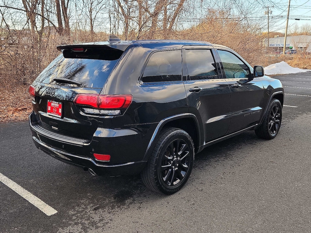 Used 2021 Jeep Grand Cherokee Laredo SUV