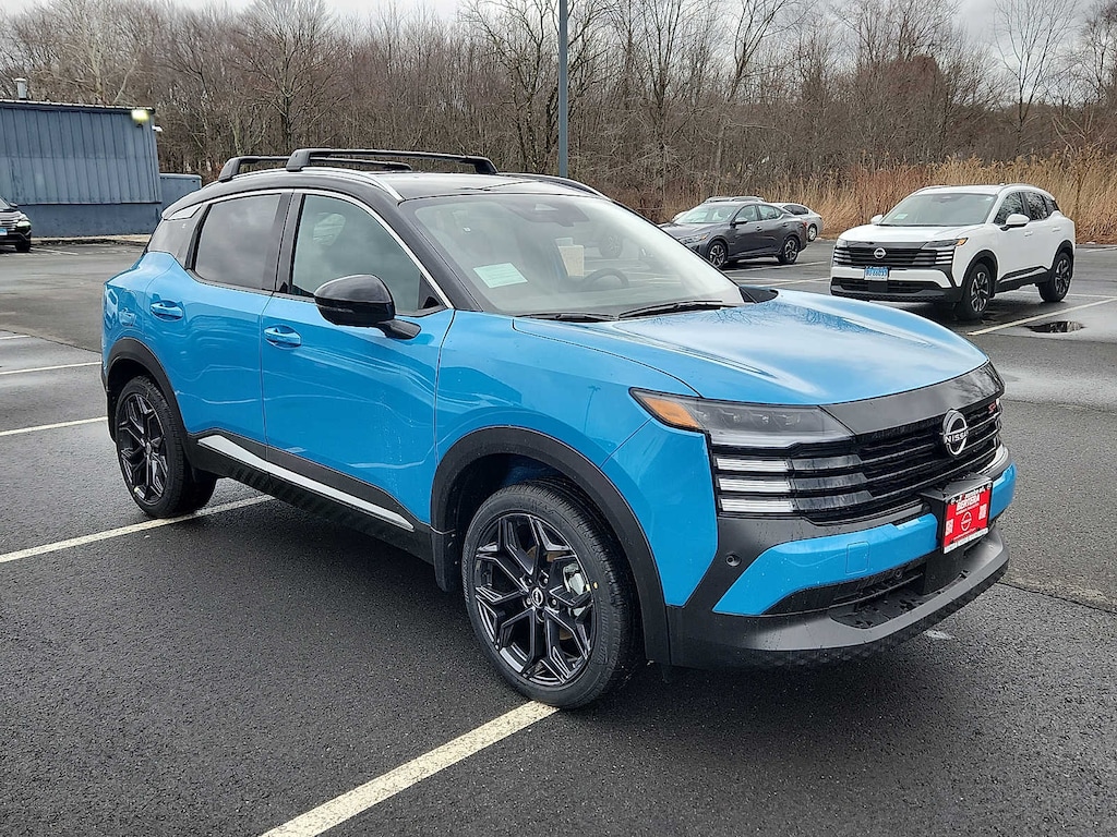 New 2026 Nissan Kicks SR SUV