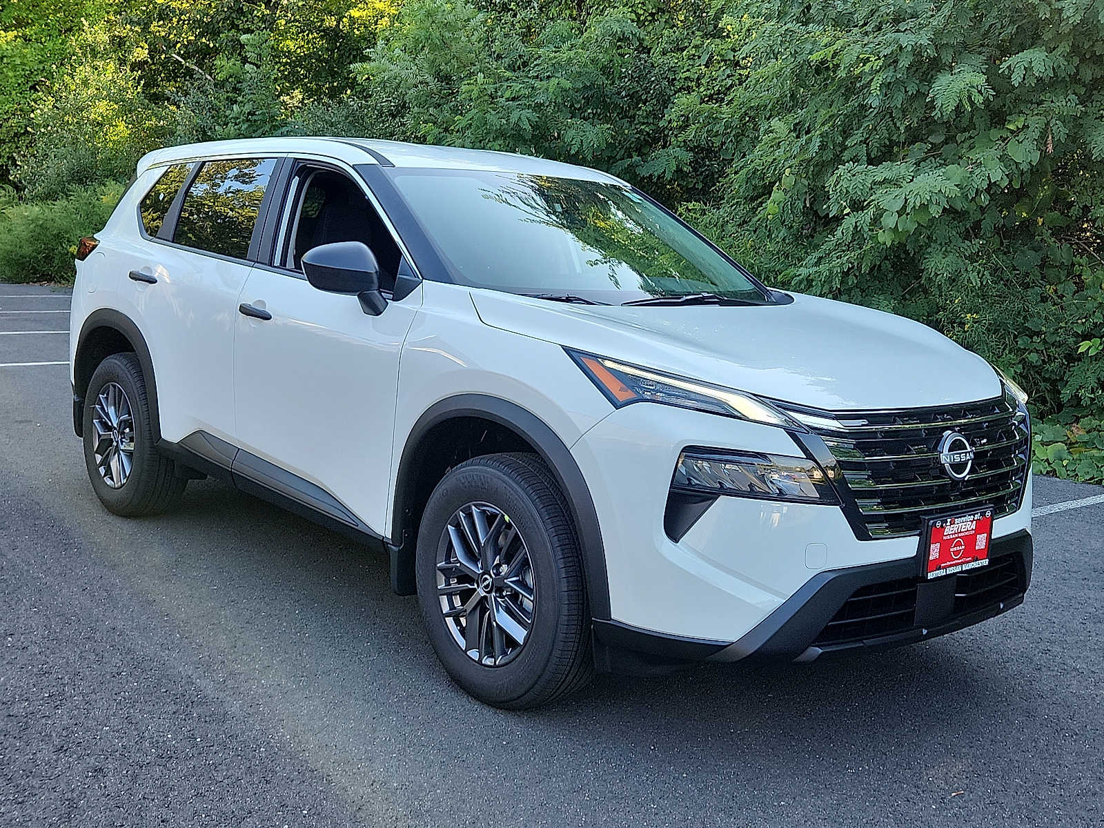2026 Nissan Rogue S photo 3