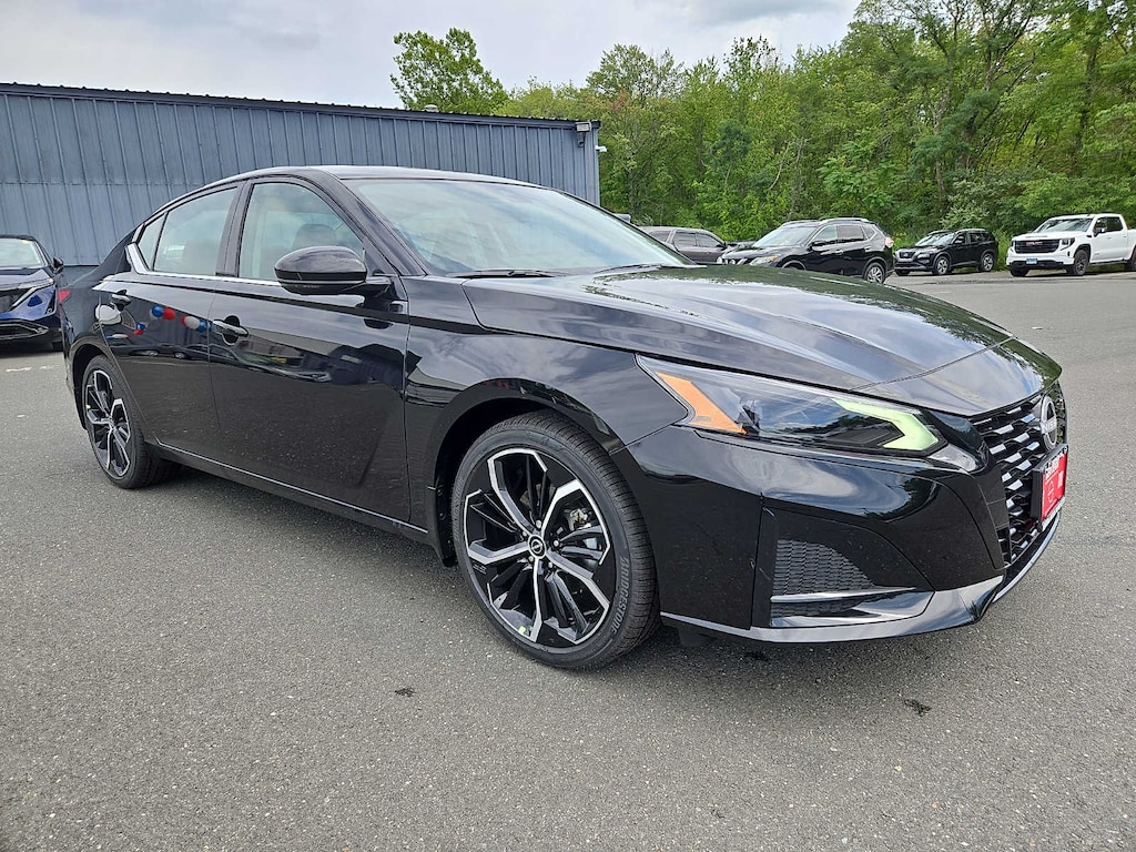New 2026 Nissan Altima SR Sedan