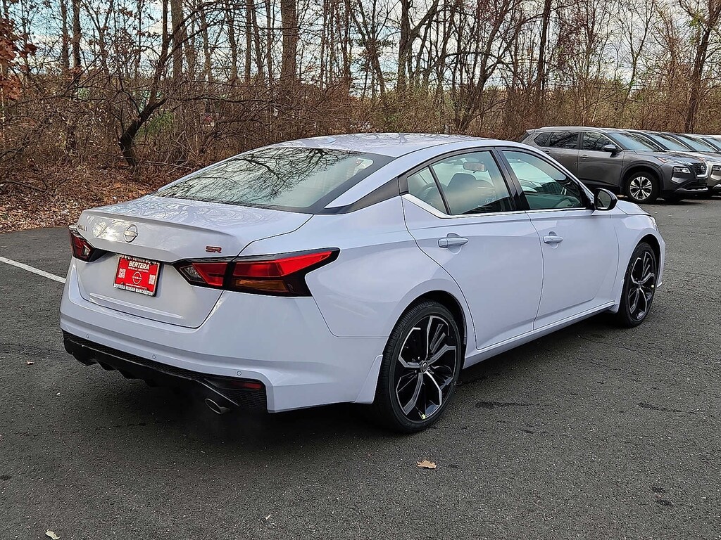 New 2025 Nissan Altima SR Sedan