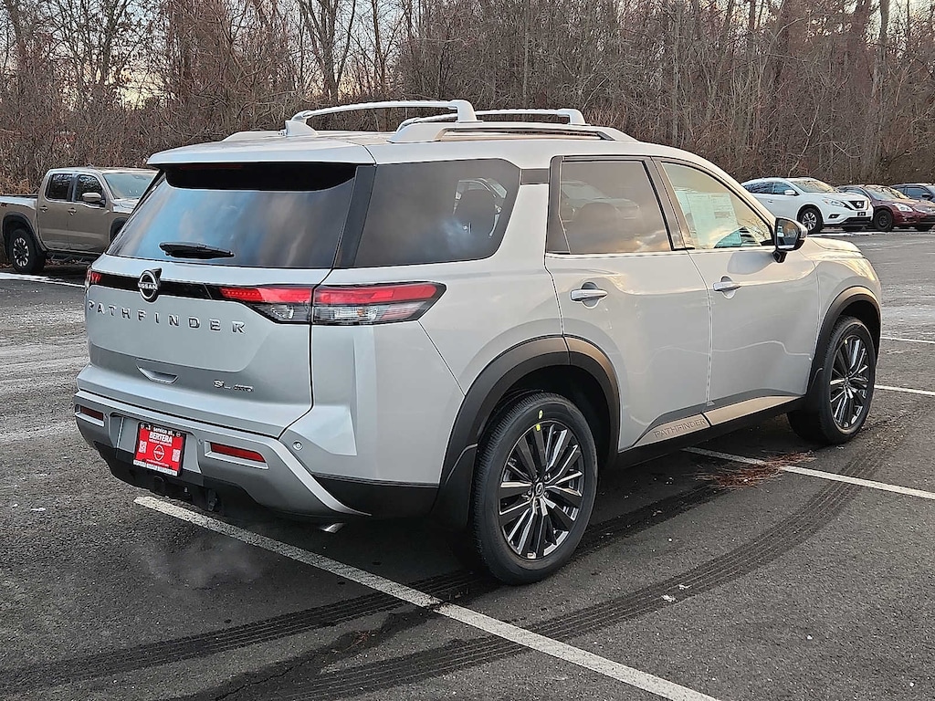 New 2025 Nissan Pathfinder SL SUV