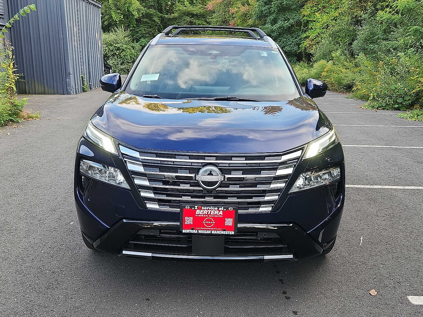 2026 Nissan Rogue Platinum photo 2