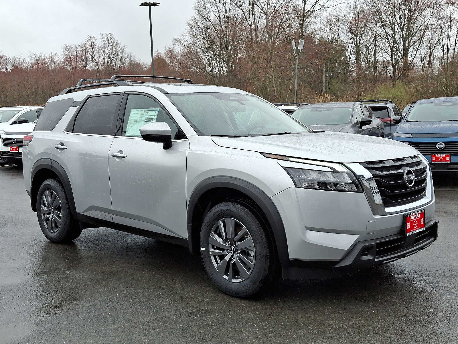 2025 Nissan Pathfinder SV photo 3