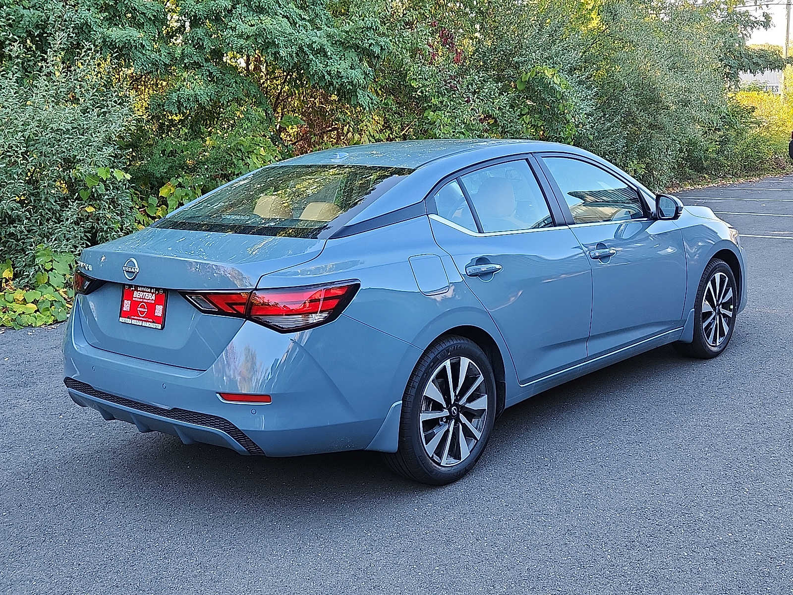 2025 Nissan Sentra SV photo 4