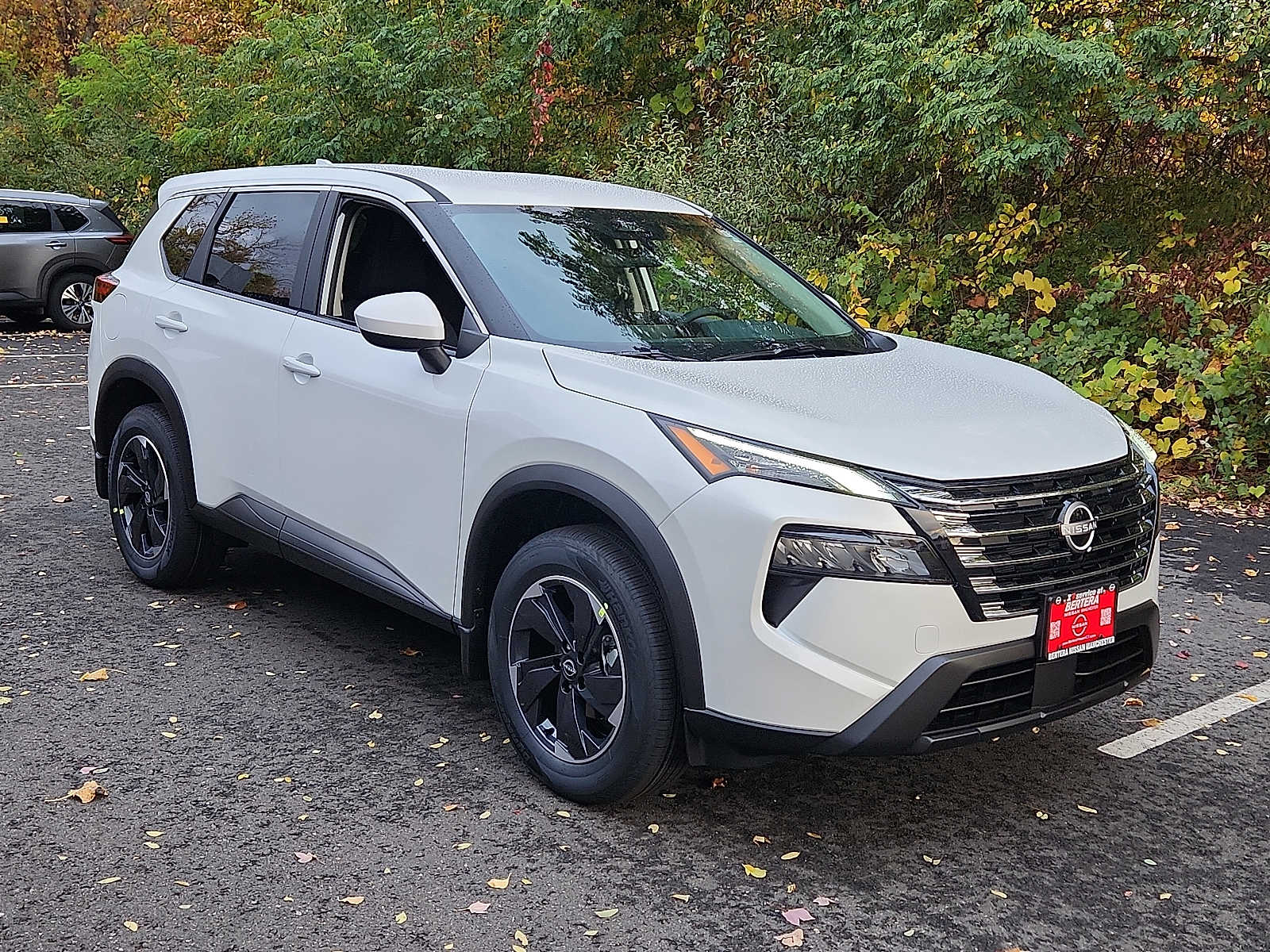 2026 Nissan Rogue SV photo 2