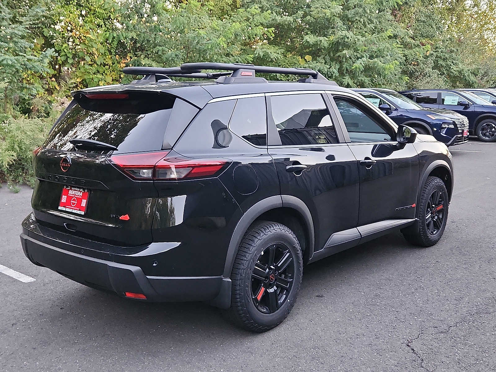 2025 Nissan Rogue SV photo 4