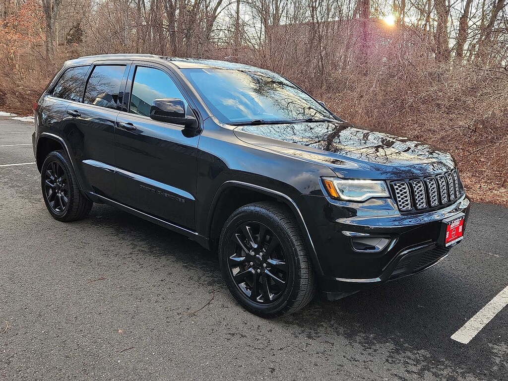 Used 2021 Jeep Grand Cherokee Laredo SUV