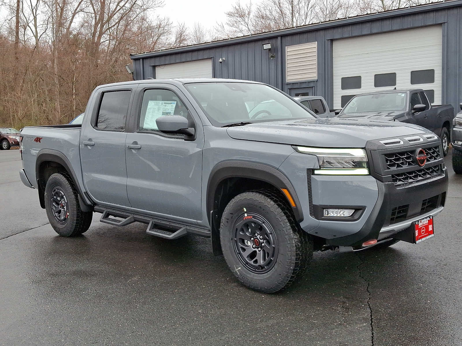 2025 Nissan Frontier PRO-4X photo 3